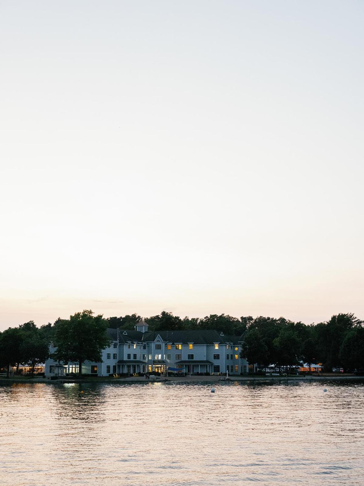 Oakwood Resort Syracuse Exterior photo